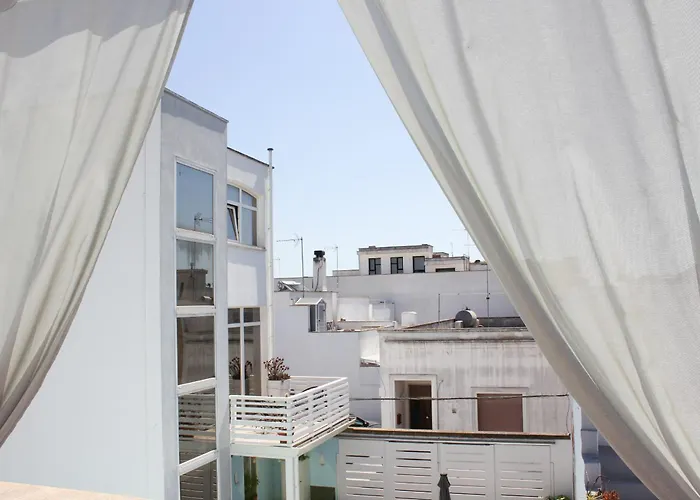 Della Radio Con Terrazza Nel Centro Storico Di 3*
